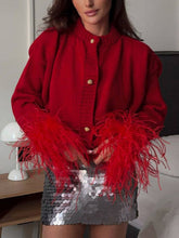 Cárdigan corto informal con plumas y empalme